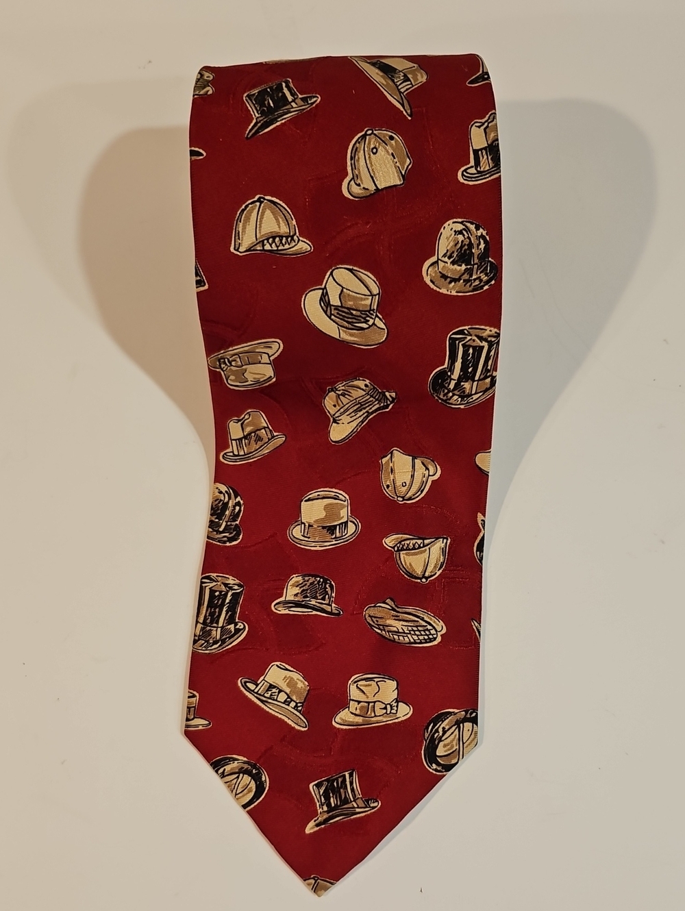 POLO RALPH LAUREN, 100% SILK TIE. RED WITH CREAM COLORED HATS.